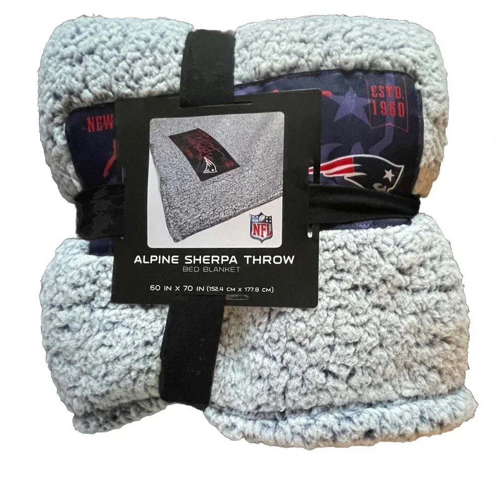 New England Patriots 60×70 Alpine Sherpa Plush Throw Blanket Super Soft NFL Fan